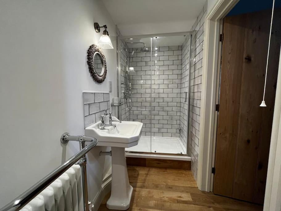 Byre - Farm Cottage On 9 Acre Equestrian Small Holding Salisbury Exterior foto