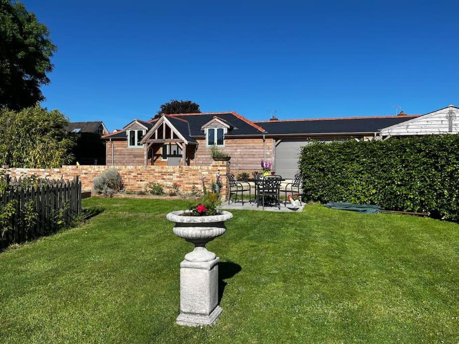 Byre - Farm Cottage On 9 Acre Equestrian Small Holding Salisbury Exterior foto
