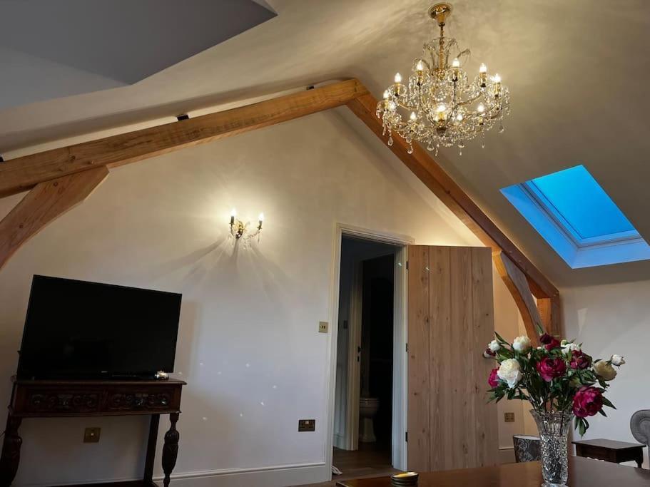 Byre - Farm Cottage On 9 Acre Equestrian Small Holding Salisbury Exterior foto